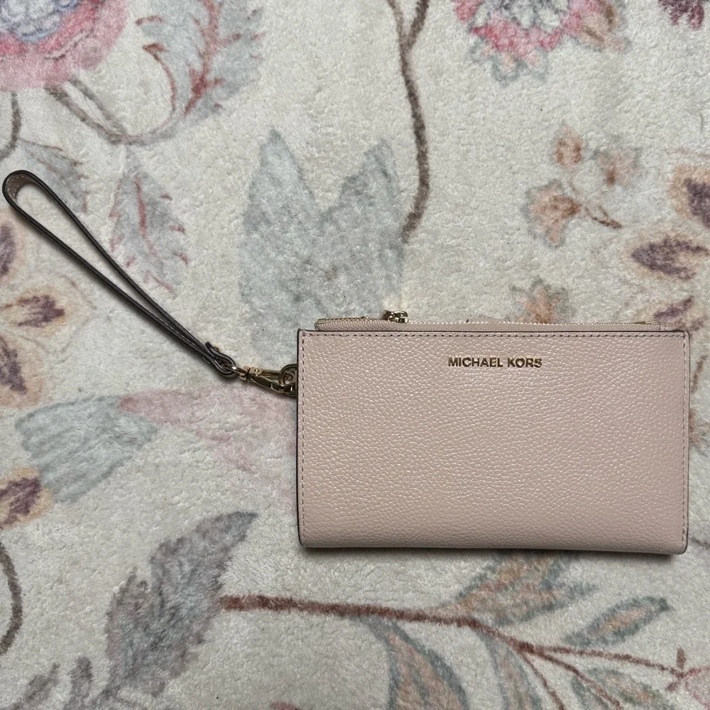 MICHAEL Michael Kors Adele Double Zip Pebble Leather Phone Wristlet Soft Pink
